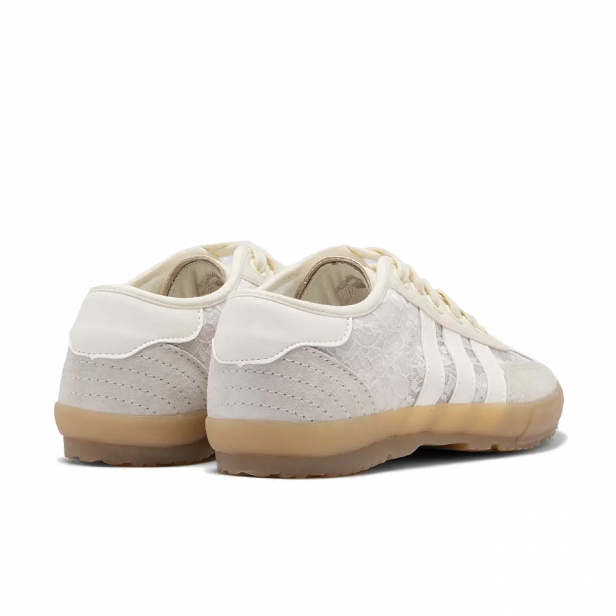 Adidas Tischtennis Naked Copenhagen Silvery Daisy Lace Pack купить в интернет-магазине Yoocart с быстрой доставкой по России.