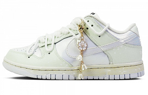 Nike Dunk Green Bellflower Low-Top Skateboard Shoes Women's Ecru