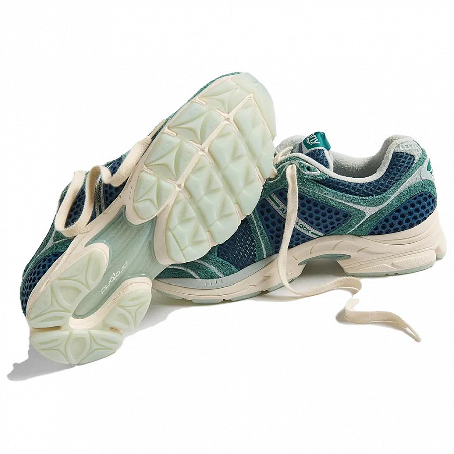 Saucony ProGrid Triumph 4 END. Nessie купить в интернет-магазине Yoocart с быстрой доставкой по России.
