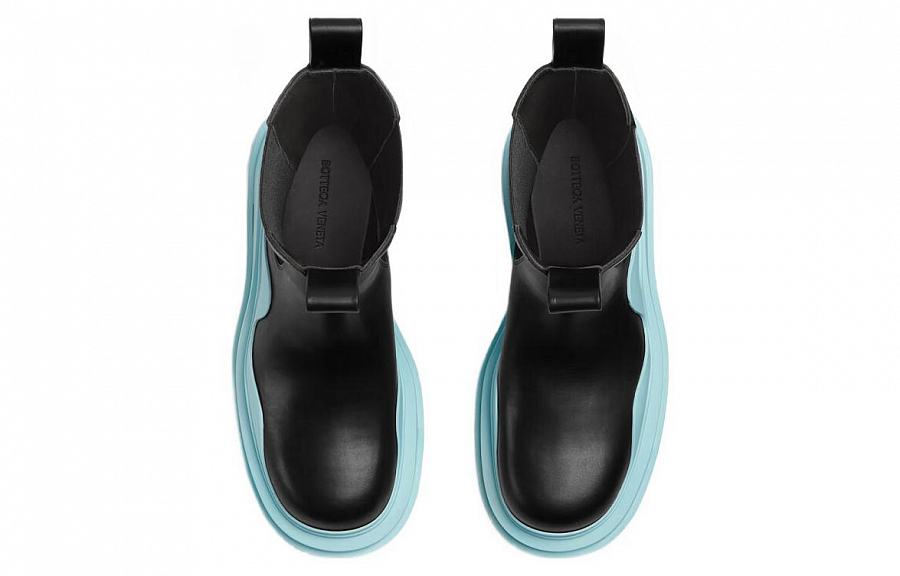 Bottega Veneta Tire Chelsea Boots Women's Black/Blue купить в интернет-магазине Yoocart с быстрой доставкой по России.