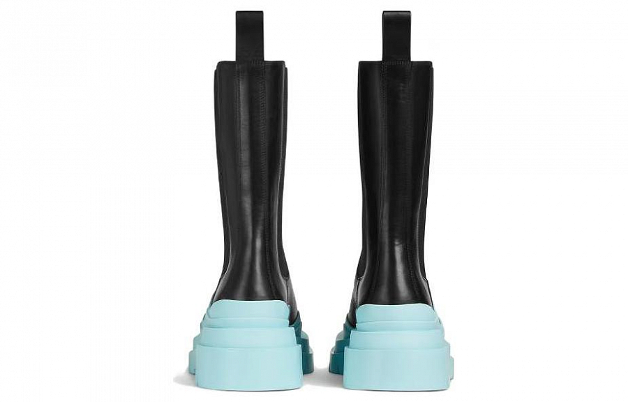 Bottega Veneta Tire Chelsea Boots Women's Black/Blue купить в интернет-магазине Yoocart с быстрой доставкой по России.