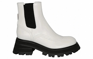Alexander McQueen Wander Chelsea Boots White Black Women's 1 2921301
