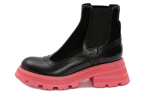 Alexander McQueen Wander Chelsea Boots Black Pink Women's