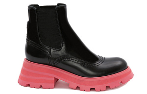 Alexander McQueen Wander Chelsea Boots Black Pink Women's 1 2921432
