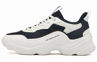 361° Chunky Sneakers Women's Low-Top Feather White/Obsidian Black