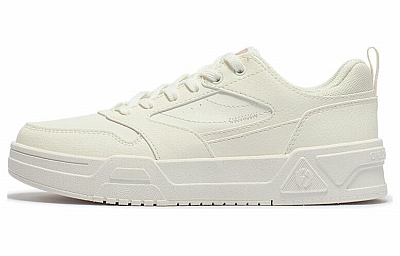361° Soda 2 Cushioned Slip Resistant Low Top Skateboard Shoes Women's White