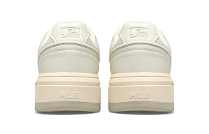 MLB Chunky Liner 24SS New York Yankees Slip Resistant Cushioning And Breathable Low Top Skateboard Shoes Unisex Ivory 3 3013377