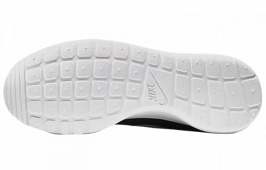 Nike Roshe One Black/Metallic Platinum White Women's купить в интернет-магазине Yoocart с быстрой доставкой по России.