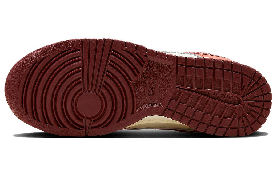 Nike Dunk Low Cosmic Clay Women's купить в интернет-магазине Yoocart с быстрой доставкой по России.