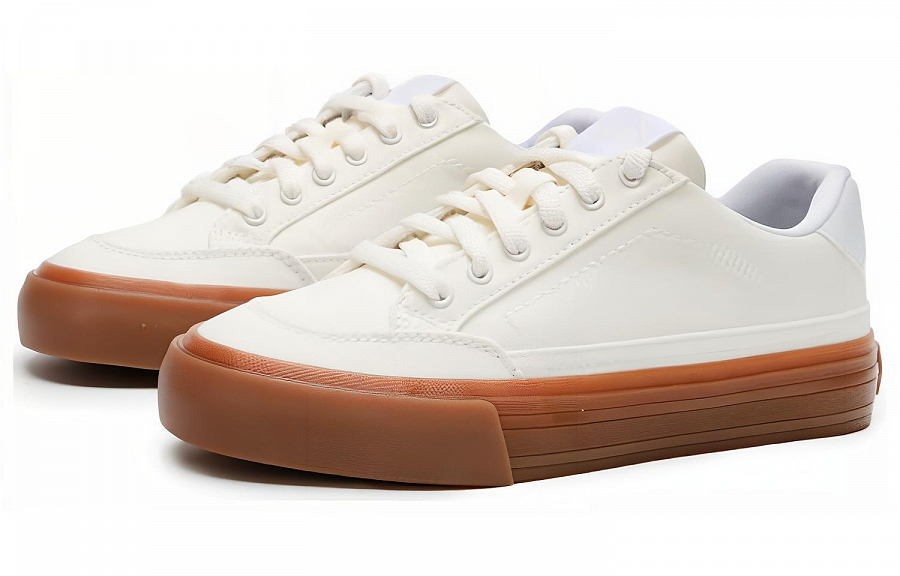PUMA Capris Leather Skateboarding Sneakers 'White'