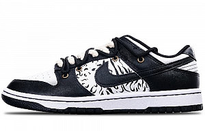 Nike Dunk Slip Resistant, Abrasion Resistant, Balance, Lightweight Low Top Skateboard Shoes Women's Black White