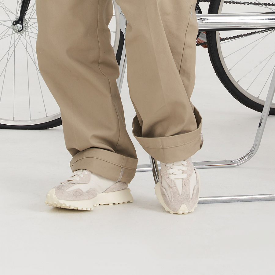 New Balance 327 Sea Salt Angora купить в интернет-магазине Yoocart с быстрой доставкой по России.