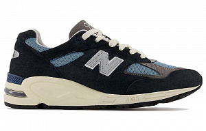 New Balance X Teddy Santis 990v2 'Navy' Sneakers 1 3106049