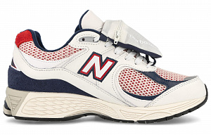 New Balance 2002R Team Red Navy Pouch 1 3109001