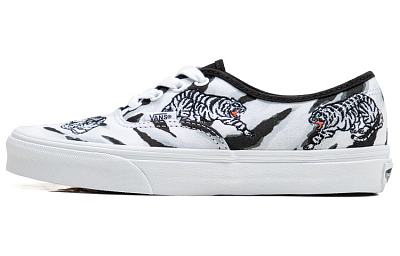 Vans Unisex Authentic Low Top Sneakers Black/White