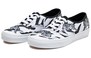 Vans Unisex Authentic Low Top Sneakers Black/White 2 3115134
