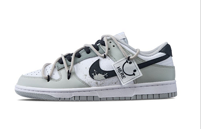 Nike Dunk Smiley Face Mischief Anti-Slip And Wear-Resistant Lightweight Low-Top Skateboard Shoes Men's Gray White Black