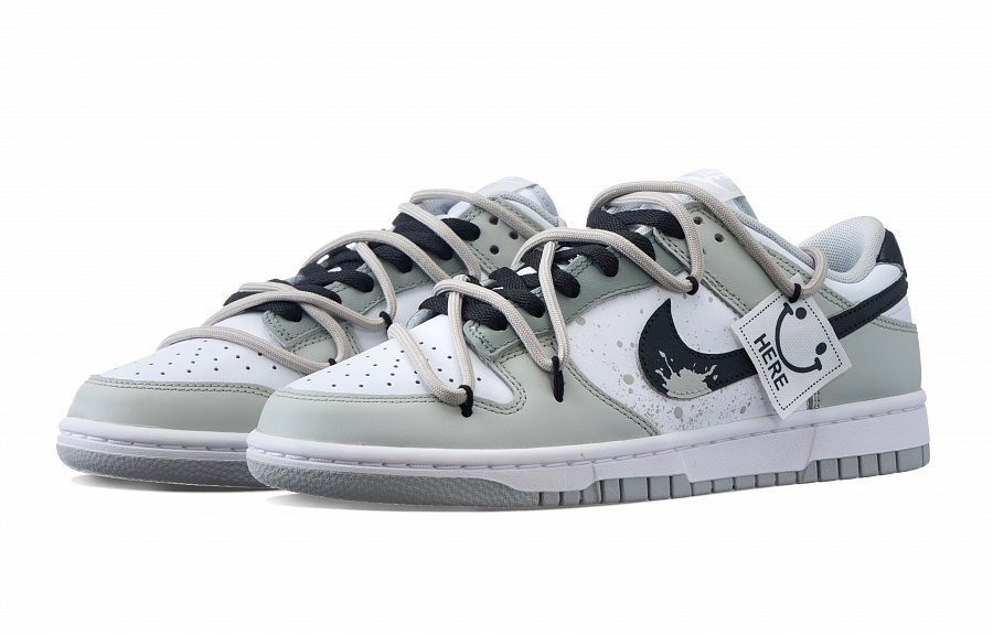 Nike Dunk Smiley Face Mischief Anti-Slip And Wear-Resistant Lightweight Low-Top Skateboard Shoes Men's Gray White Black
