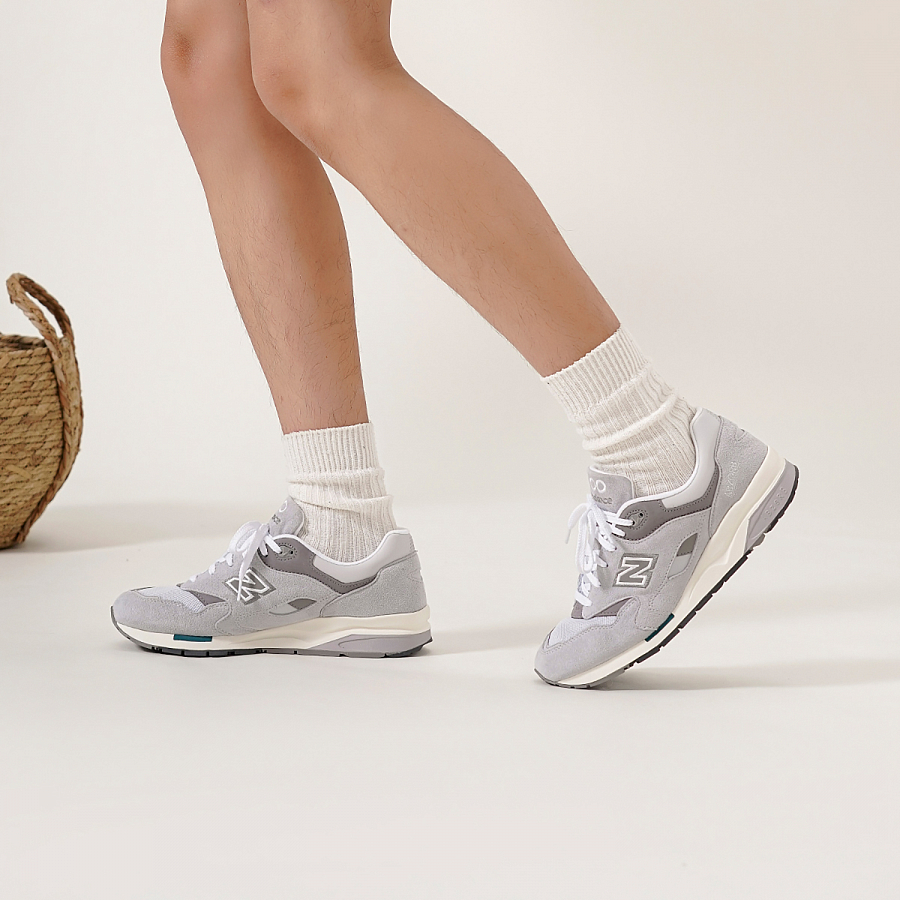 New Balance CM1600 'Elite Edition' купить в интернет-магазине Yoocart с быстрой доставкой по России.