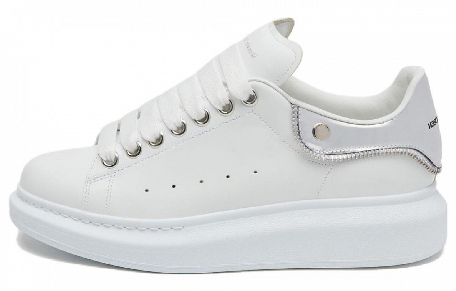 Alexander McQueen Oversized Lace-Up Sneakers Women's купить в интернет-магазине Yoocart с быстрой доставкой по России.