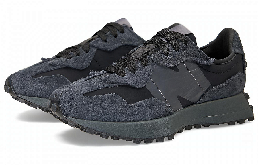 New Balance 327 Phantom Black купить в интернет-магазине Yoocart с быстрой доставкой по России.