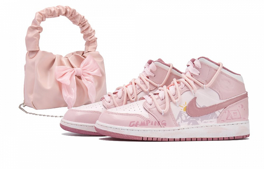Jordan Air Jordan 1 Mid top Vintage Basketball Shoes Women's White Pink купить в интернет-магазине Yoocart с быстрой доставкой по России.