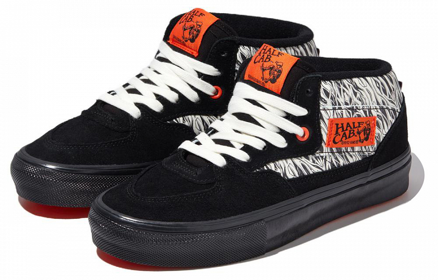 Victoria X Vans Half Cab Black White купить в интернет-магазине Yoocart с быстрой доставкой по России.