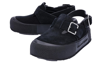 Alexander McQueen Buckle Fastened Round Toe Sandals