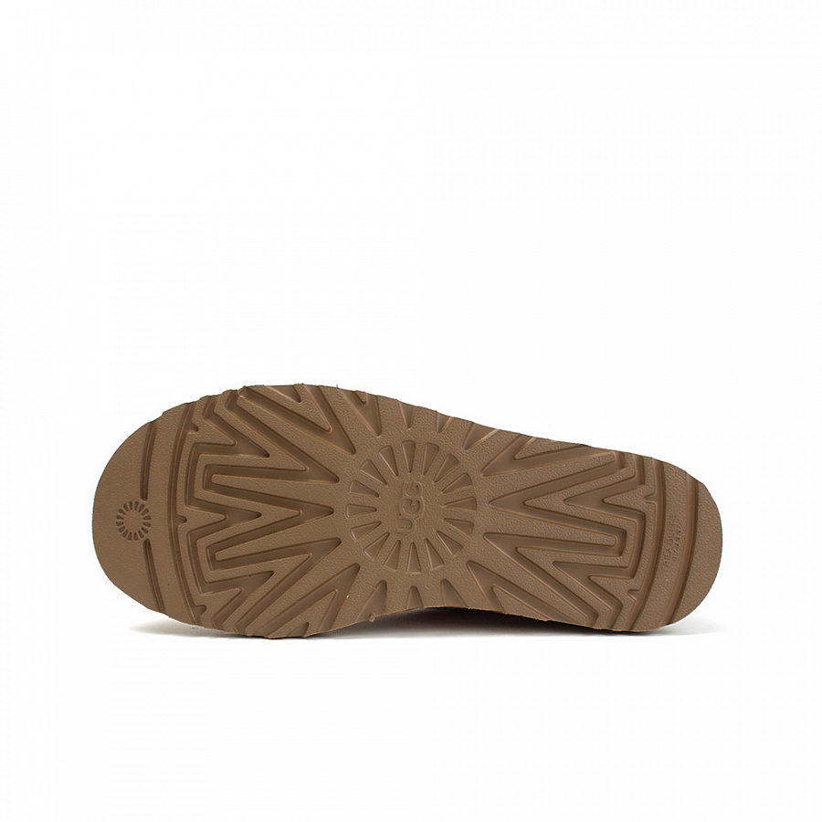 UGG Cedar Love, Amber Thermal Abrasion Resistant Short Snow Boots Women's Caramel