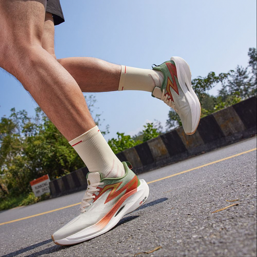 361° Fly 2ET Cushioned Slip Resistant Abrasion Resistant Breathable Low Top Marathon Running Shoes Unisex White Green купить в интернет-магазине Yoocart с быстрой доставкой по России.