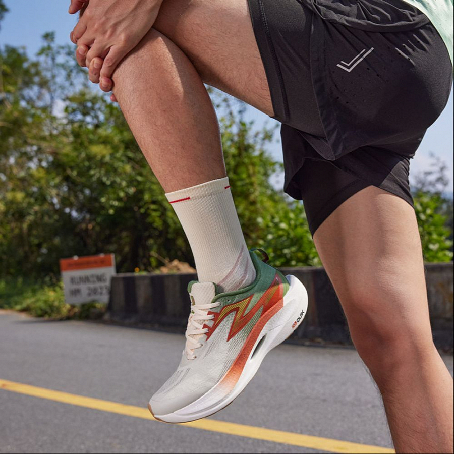361° Fly 2ET Cushioned Slip Resistant Abrasion Resistant Breathable Low Top Marathon Running Shoes Unisex White Green купить в интернет-магазине Yoocart с быстрой доставкой по России.