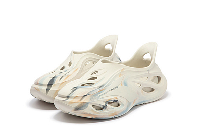 361° Yuyu Whale Clogs Unisex Oat Milk