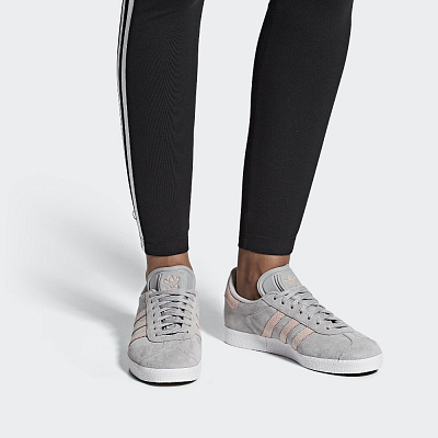 Adidas Originals Gazelle Lightweight Coverage Low Top Skateboard Shoes Women's Cool Gray