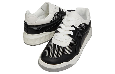 Valentino Garavani One Stud Lace Up Sneakers
