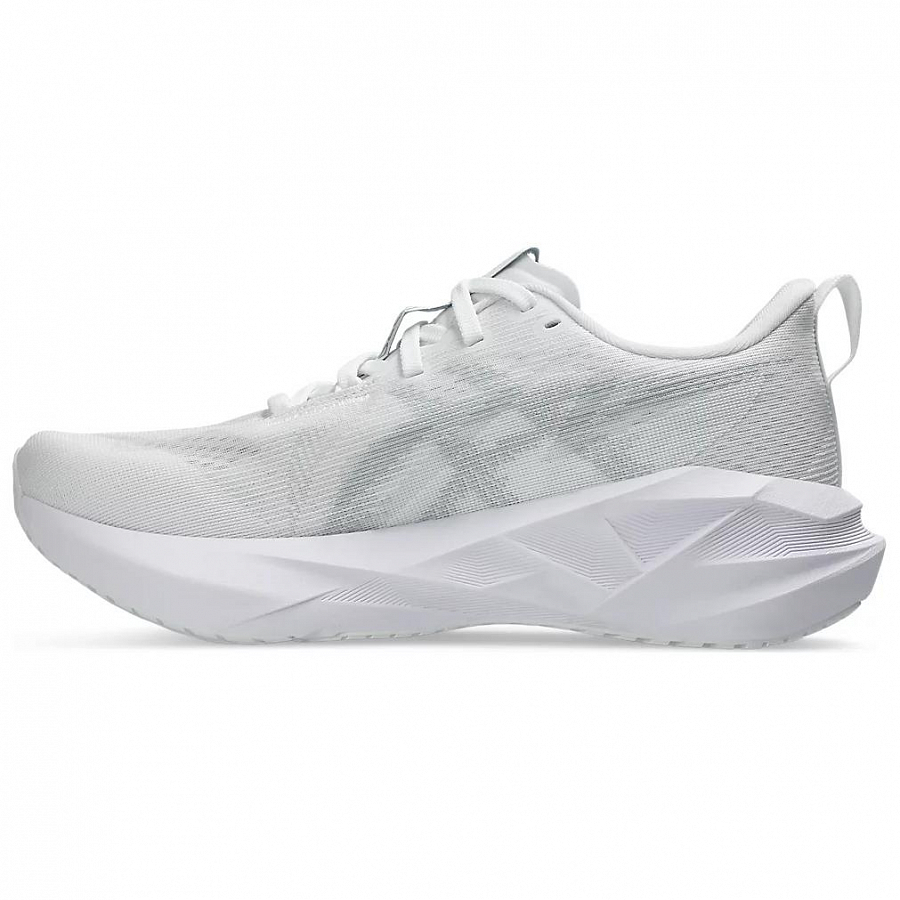 Asics Novablast 5 White Piedmont Grey Women's купить в интернет-магазине Yoocart с быстрой доставкой по России.