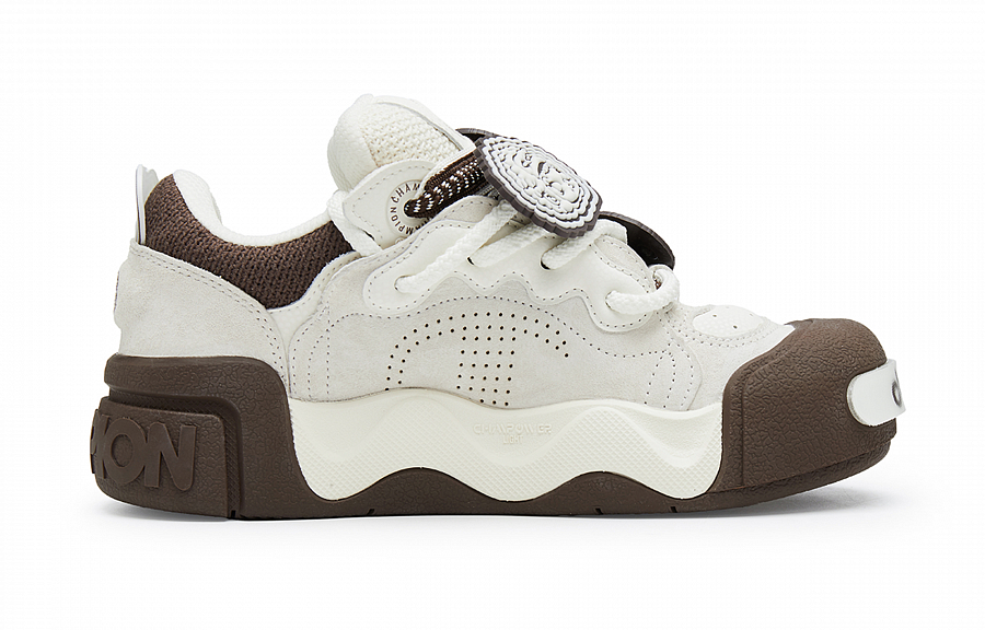 POP MART x Champion Low Top Skateboard Shoes Men's Coffee Brown купить в интернет-магазине Yoocart с быстрой доставкой по России.