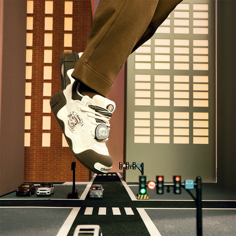 POP MART x Champion Low Top Skateboard Shoes Men's Coffee Brown купить в интернет-магазине Yoocart с быстрой доставкой по России.