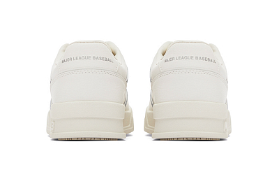 MLB New York Yankees Anti Slip Wear Resistant Low Top Skateboard Shoes Unisex Ecru