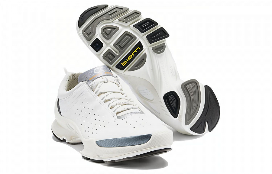 Ecco Striding C Low Top Trekking Shoes Women's White купить в интернет-магазине Yoocart с быстрой доставкой по России.