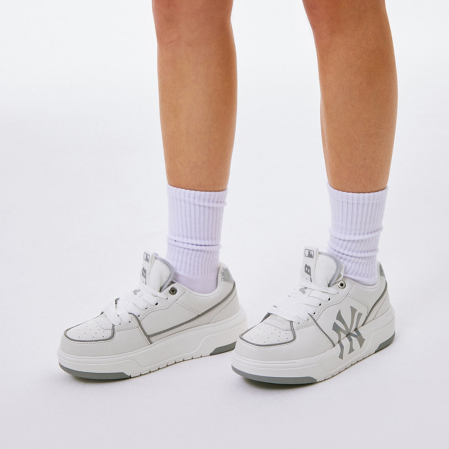 MLB Chunky Liner 24SS New York Yankees Low Top Skateboard Shoes Unisex Silver