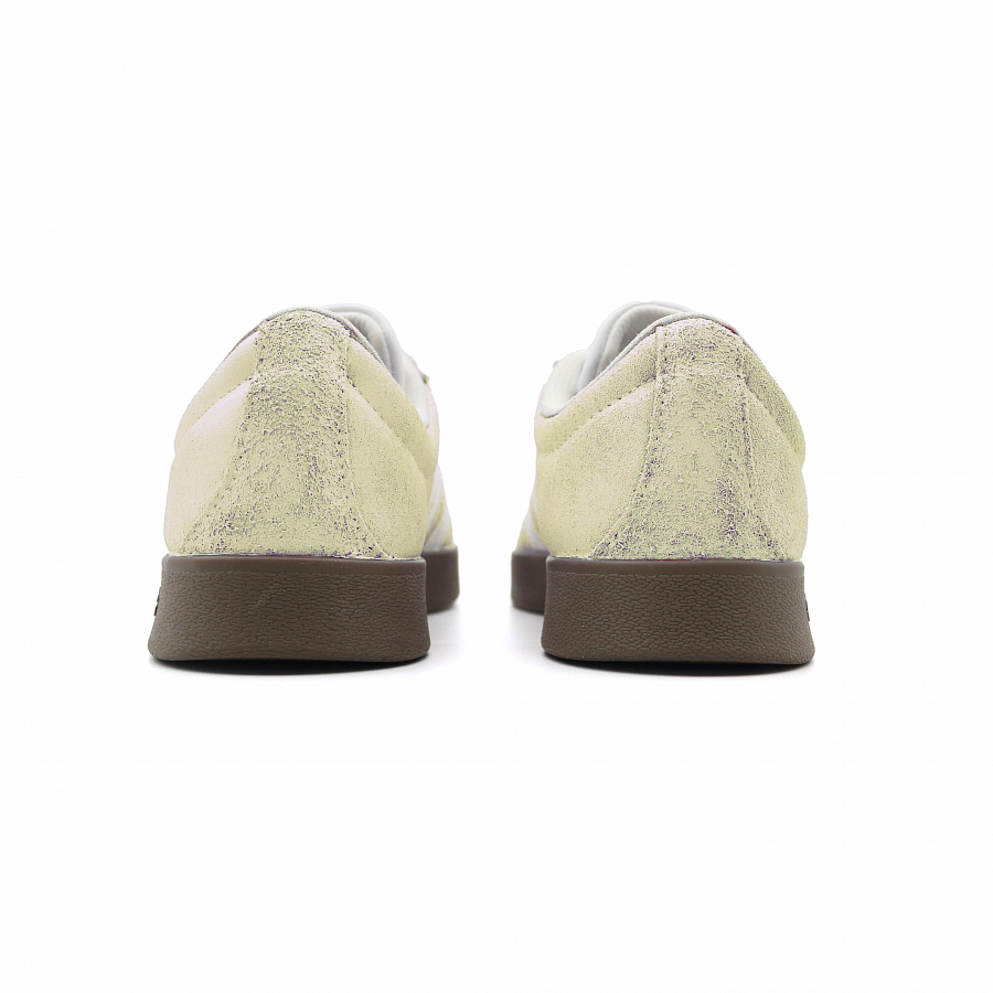 Adidas Neo Vl Court Classic Non slip Lightweight Low Top Skateboard Shoes Unisex Yellow White купить в интернет-магазине Yoocart с быстрой доставкой по России.