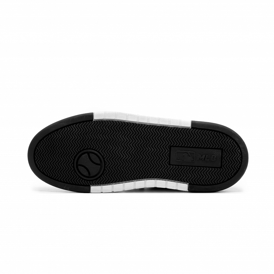 MLB Chunky Liner Anti Slip Wear Resistant Low Top Skateboard Shoes Unisex Ecru