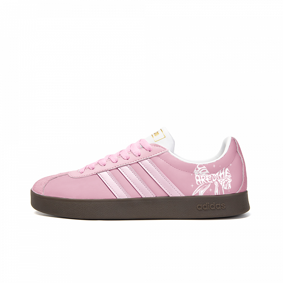 Adidas Neo VL Court 2.0 The Plot Unfolds Slip Resistant Low Top Skateboard Shoes Unisex Pink купить в интернет-магазине Yoocart с быстрой доставкой по России.