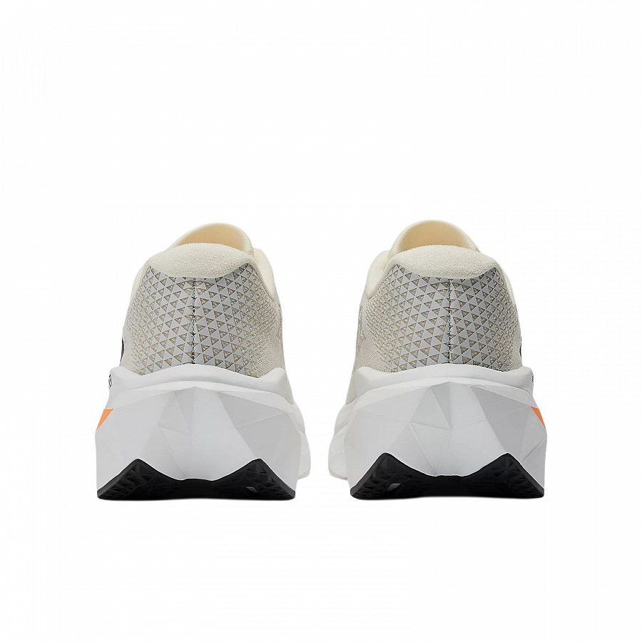 New Balance FuelCell SuperComp Trainer V3 Angora Hot Mango купить в интернет-магазине Yoocart с быстрой доставкой по России.