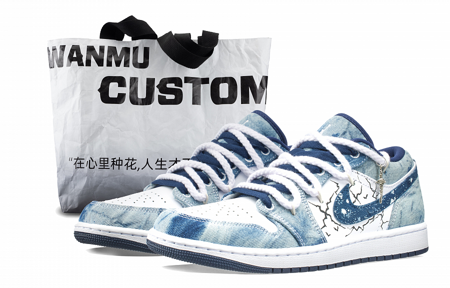 Jordan Air Jordan 1 Denim Is Very Busy Washed Denim Low-Top Skateboard Shoes Men's White Blue купить в интернет-магазине Yoocart с быстрой доставкой по России.