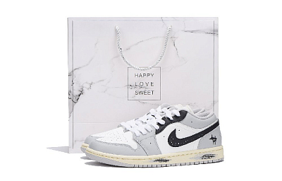Jordan Air Jordan 1 Low Top Vintage Basketball Shoes Women's Gray White