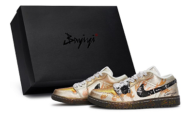 Jordan Air Jordan 1 Vintage Basketball Shoes Women's Low Top Champagne Gold/Black