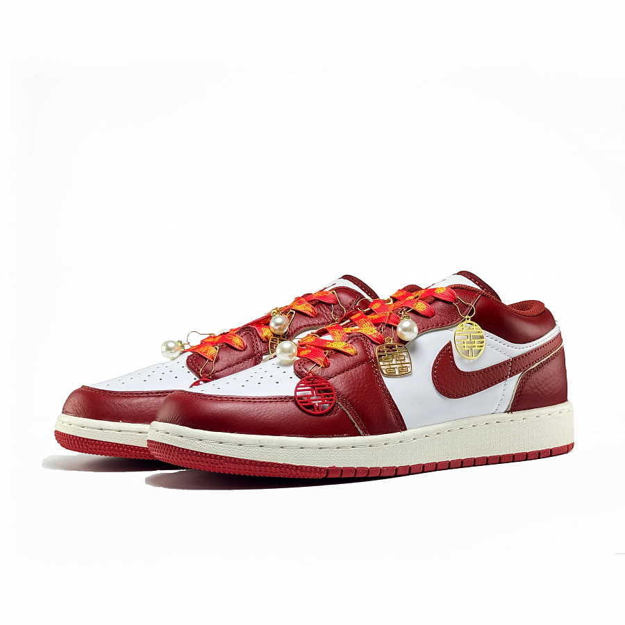 Jordan Air Jordan 1 Anti Slip Wear Resistant Low Top Vintage Basketball Shoes Women's Red White купить в интернет-магазине Yoocart с быстрой доставкой по России.