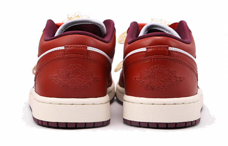 Jordan Air Jordan 1 Anti-Slip And Wear-Resistant Coverage Low-Top Vintage Basketball Shoes Women's True Red купить в интернет-магазине Yoocart с быстрой доставкой по России.