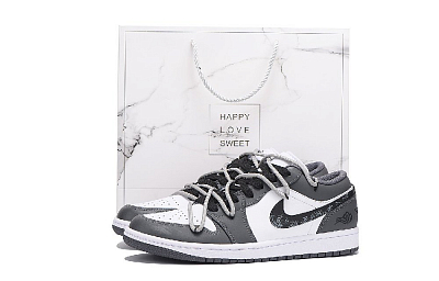 Jordan Air Jordan 1 Anti-Slip Wear-Resistant Low-Top Vintage Basketball Shoes Unisex Black Gray